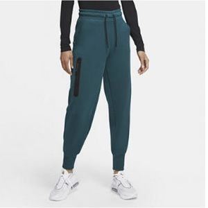 Never worn Nike tech fleece joggers